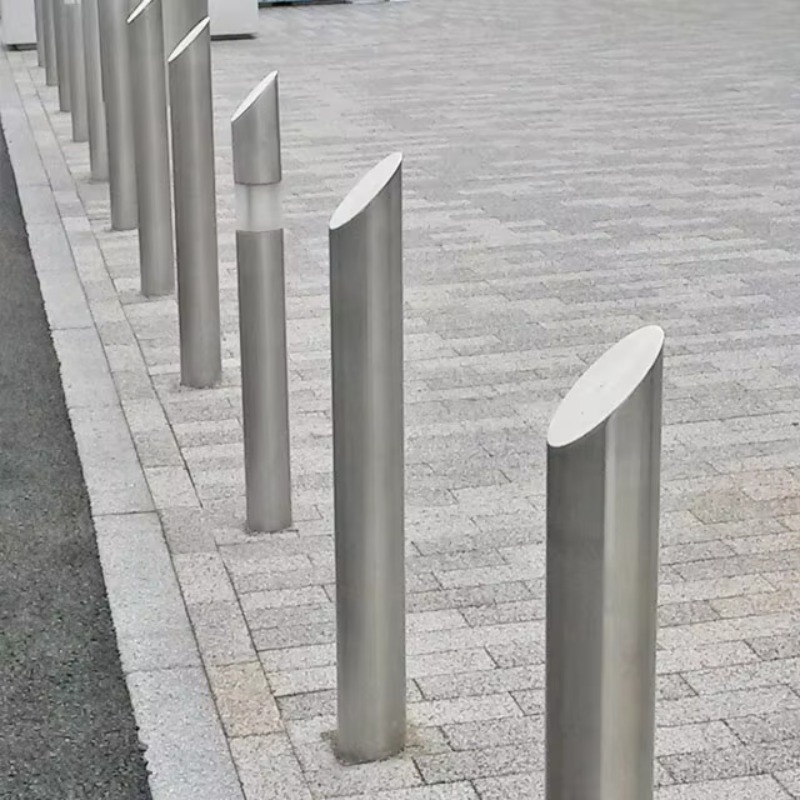 Public Traffic Safety Bollards - огляд і ціна Home Security Bollards